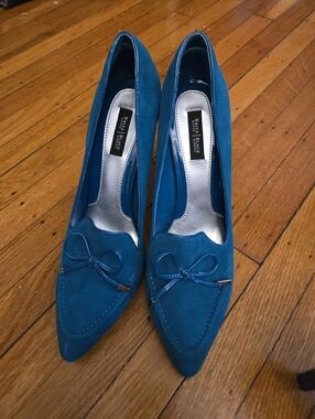 White House Black Market Teal Suede Pointed Toe Heels